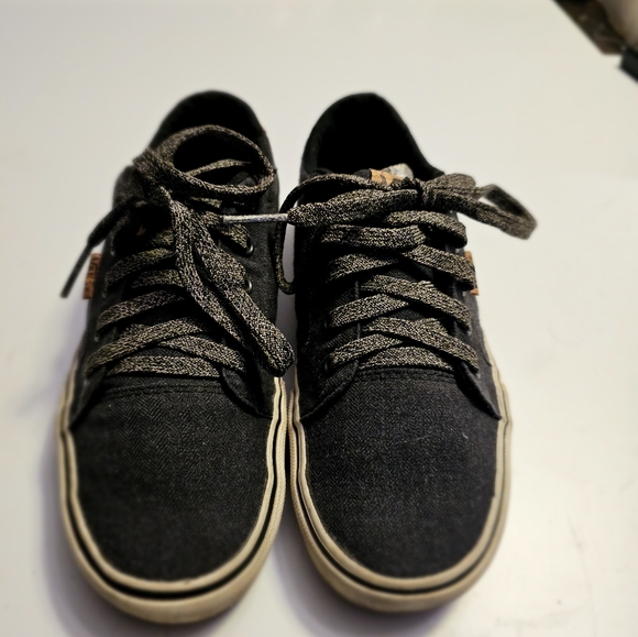 Vans Atwood Deluxe skate shoes size 7.5 - Picture 1 of 3